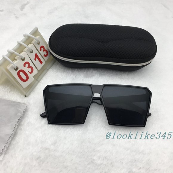 Accessories - Black Frame Black-Grey Lens Sunglasses